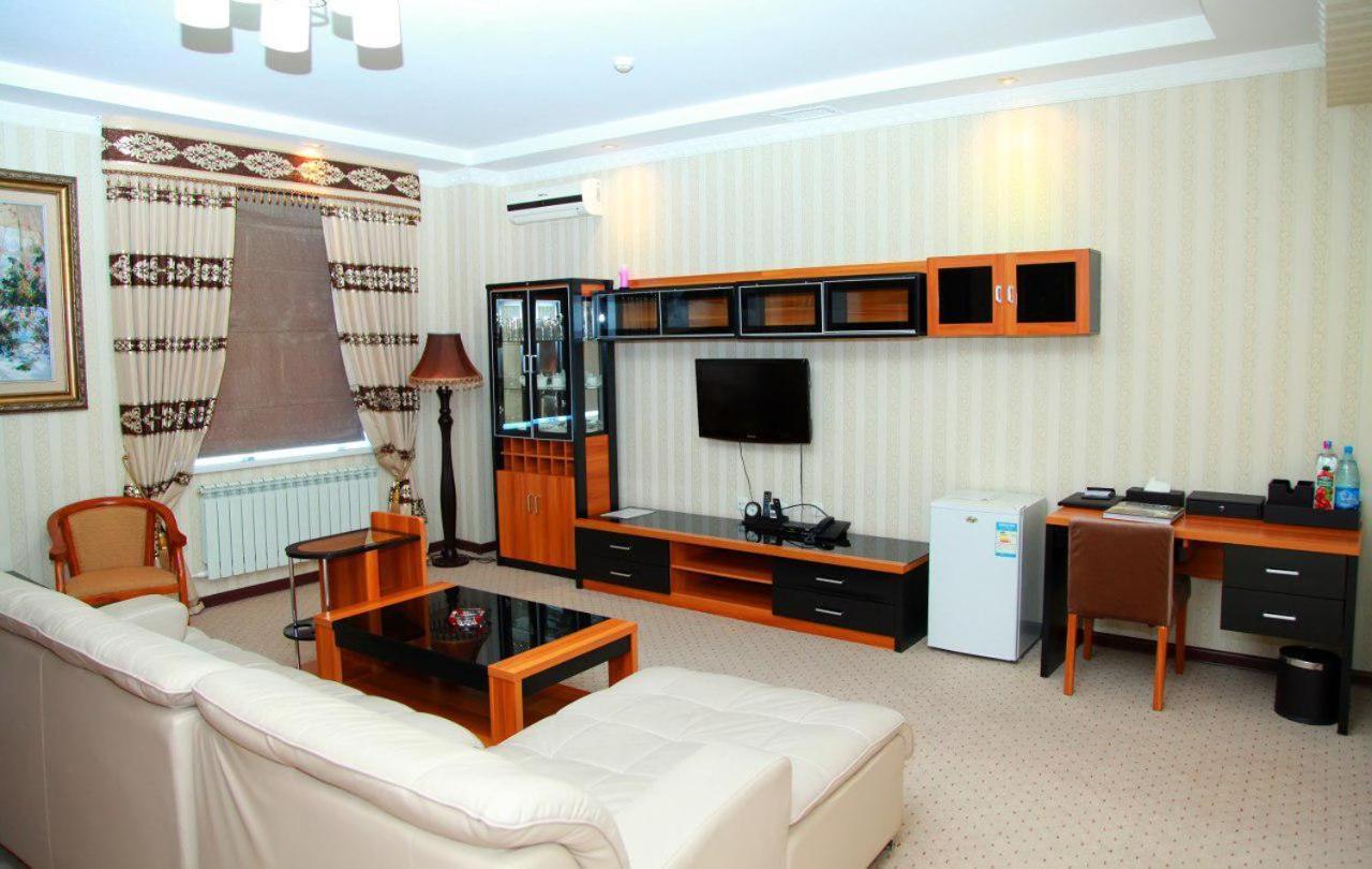 Zarafshan Grand Hotel Fiez Malik Exterior photo